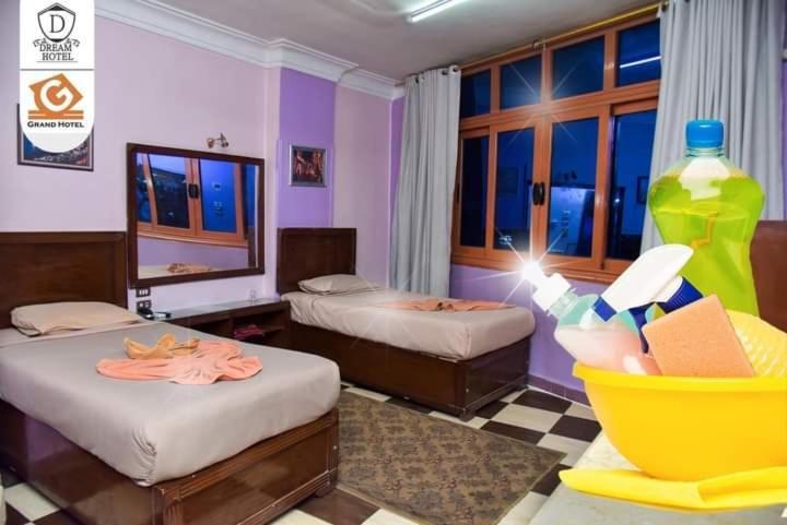 Dream Hotel Qinā Екстериор снимка